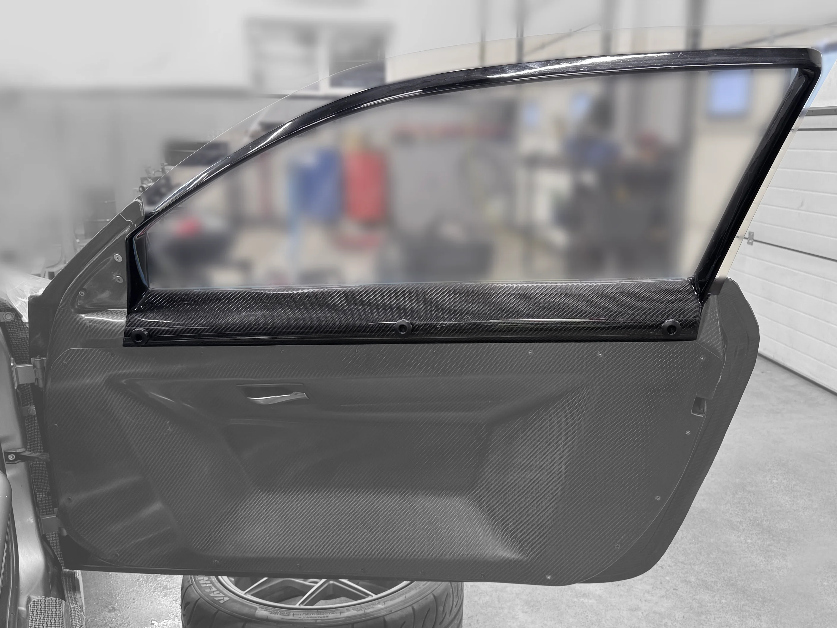 Set of front side Window frames thumbnail 2
